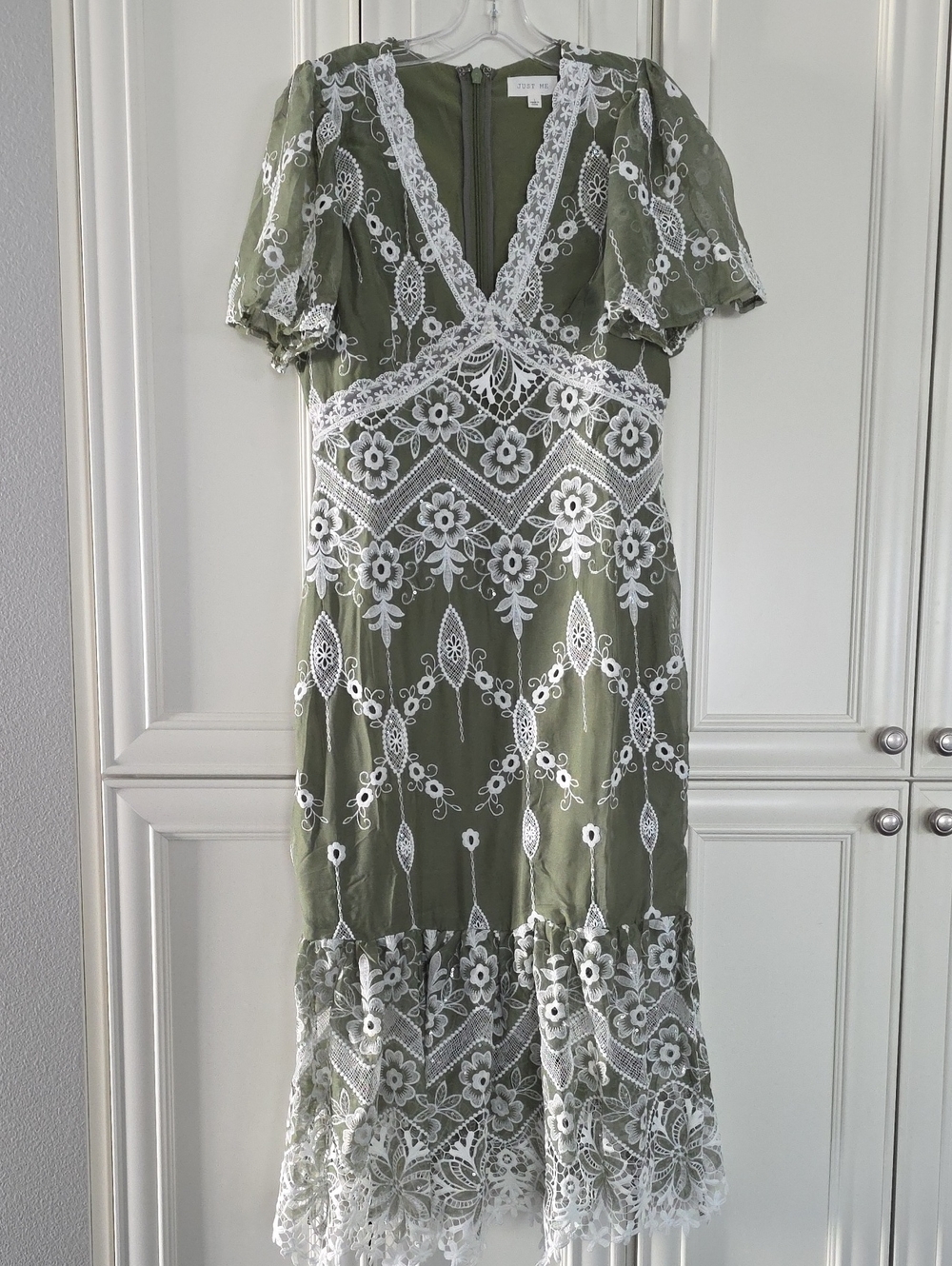 NEW BOUTIQUE | Embroidered Sheath Dress - Picture 6 of 9
